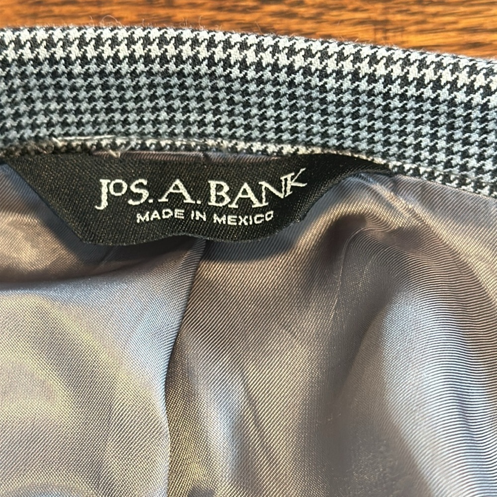 EUC Jos A Bank gray and black check sportcoat size 44 short - Picture 8 of 9